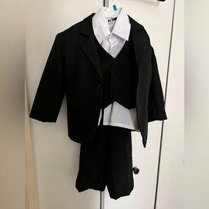 Toddler Formal Suit Set. Size: 3T. Color: Black